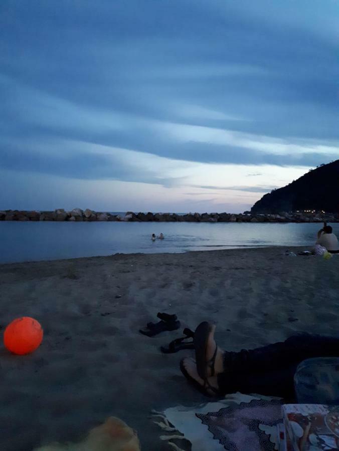 Appartamento Terrazza Vista Mare Mozzafiato Moneglia Dış mekan fotoğraf